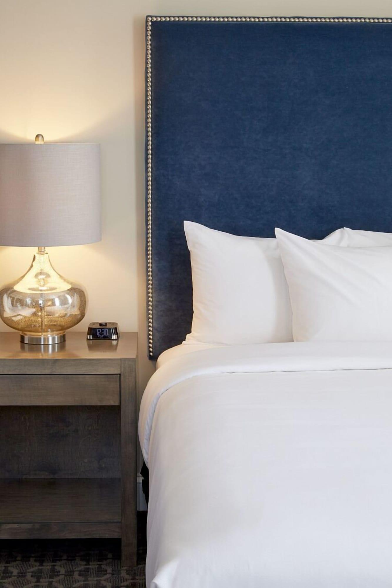 Redmont Hotel Birmingham - Curio Collection By Hilton Exterior photo