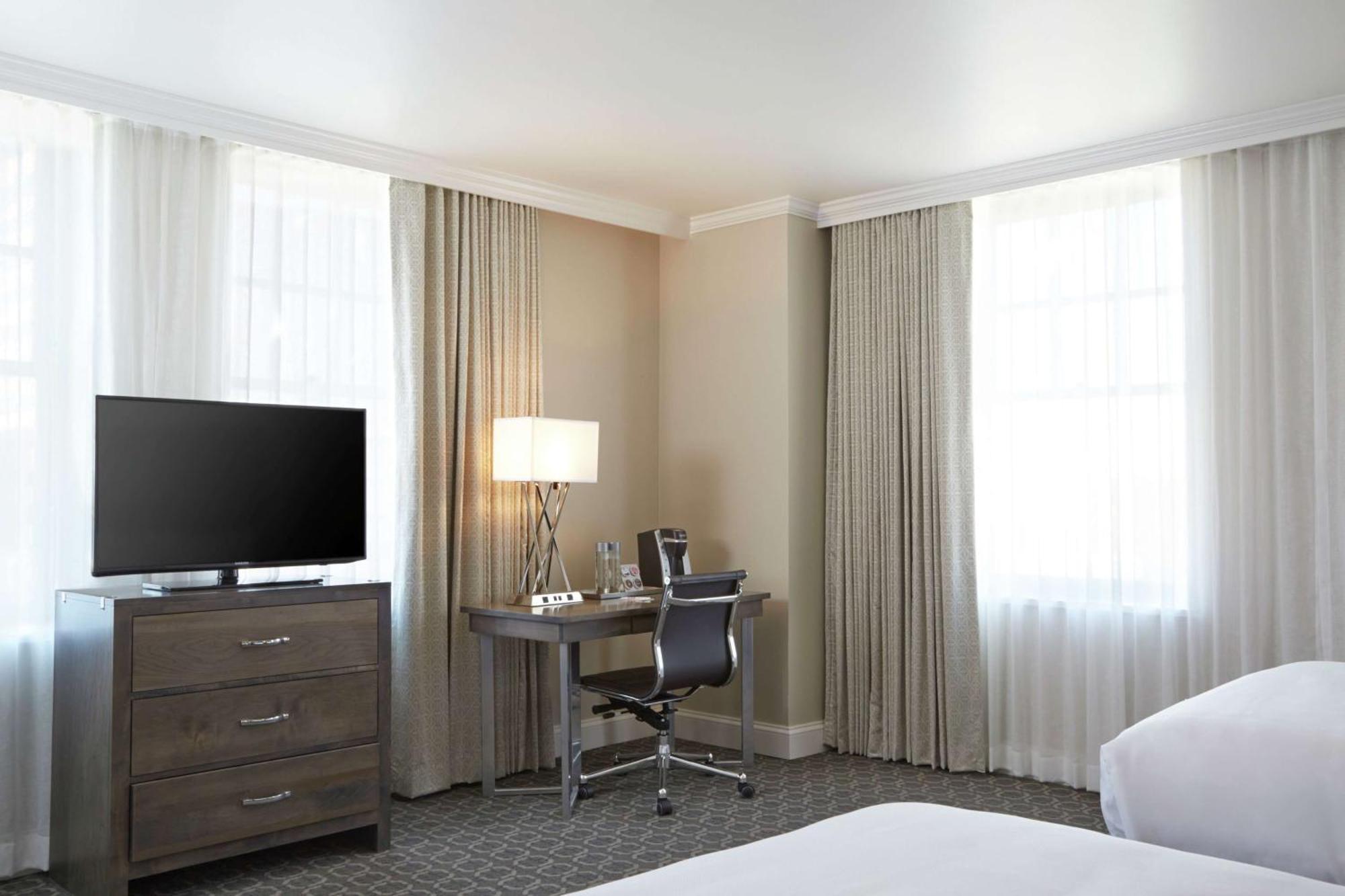 Redmont Hotel Birmingham - Curio Collection By Hilton Exterior photo