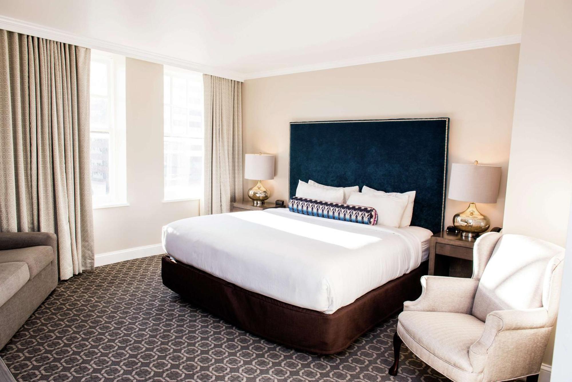 Redmont Hotel Birmingham - Curio Collection By Hilton Exterior photo