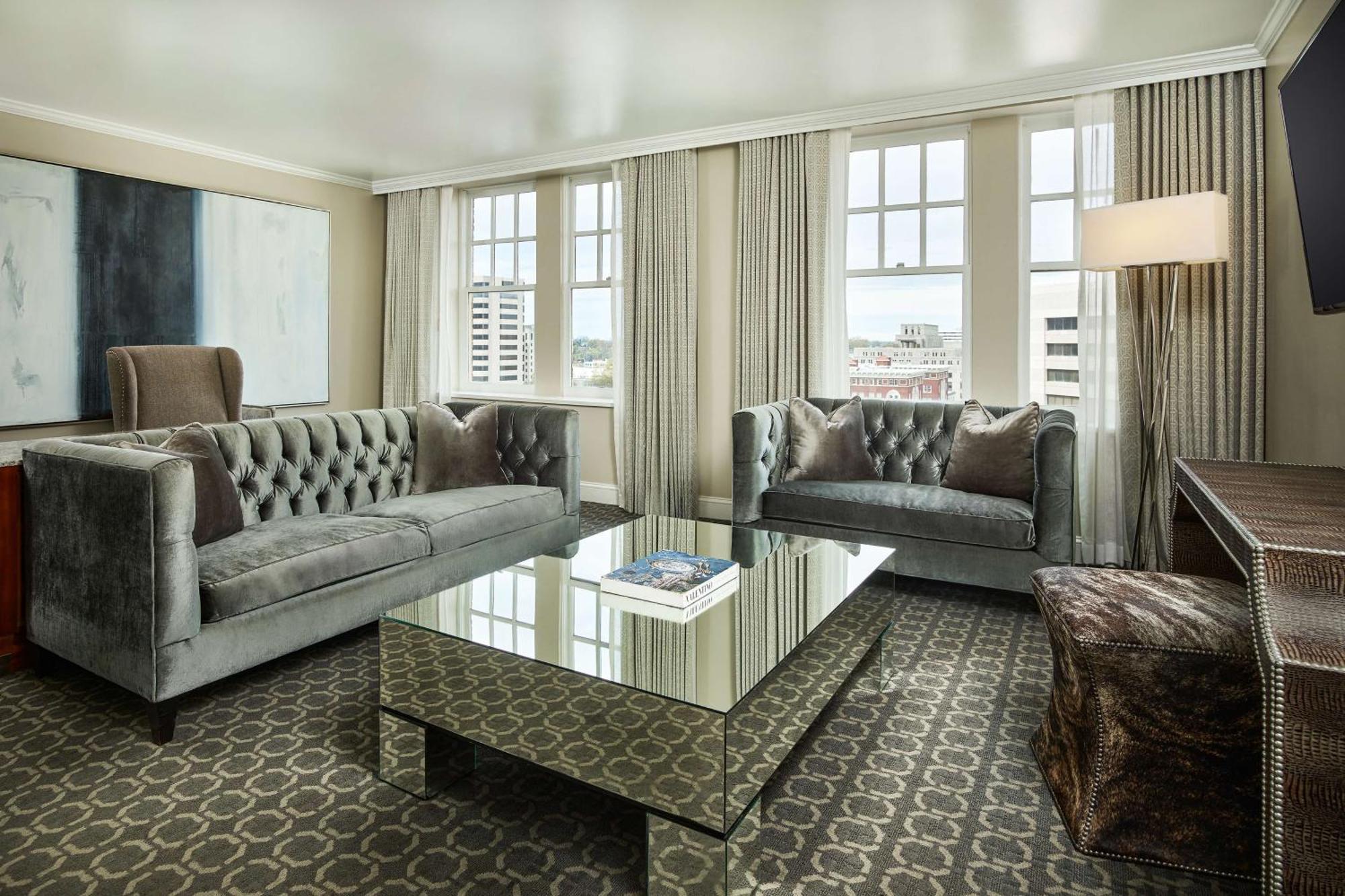 Redmont Hotel Birmingham - Curio Collection By Hilton Exterior photo