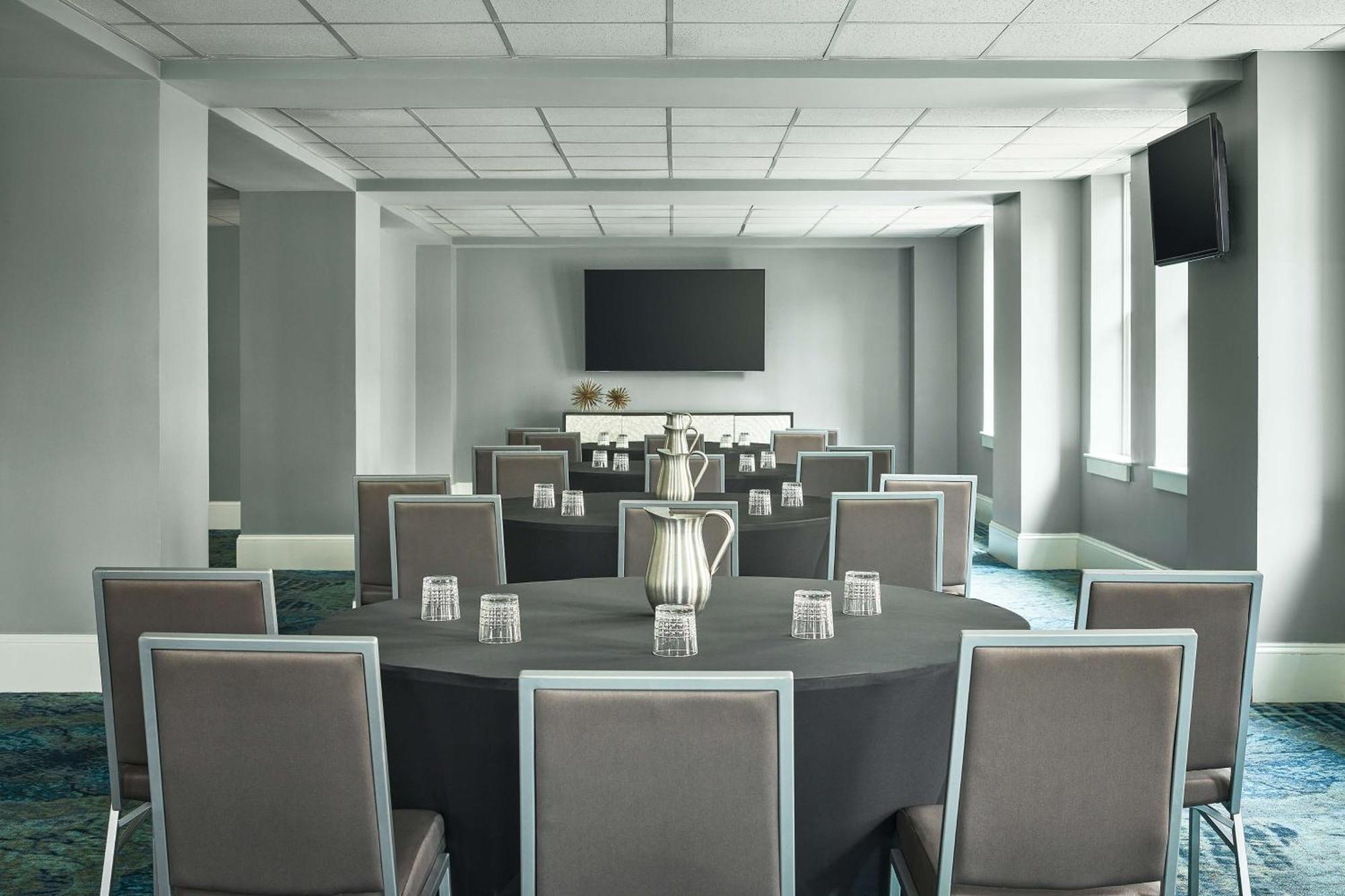 Redmont Hotel Birmingham - Curio Collection By Hilton Exterior photo