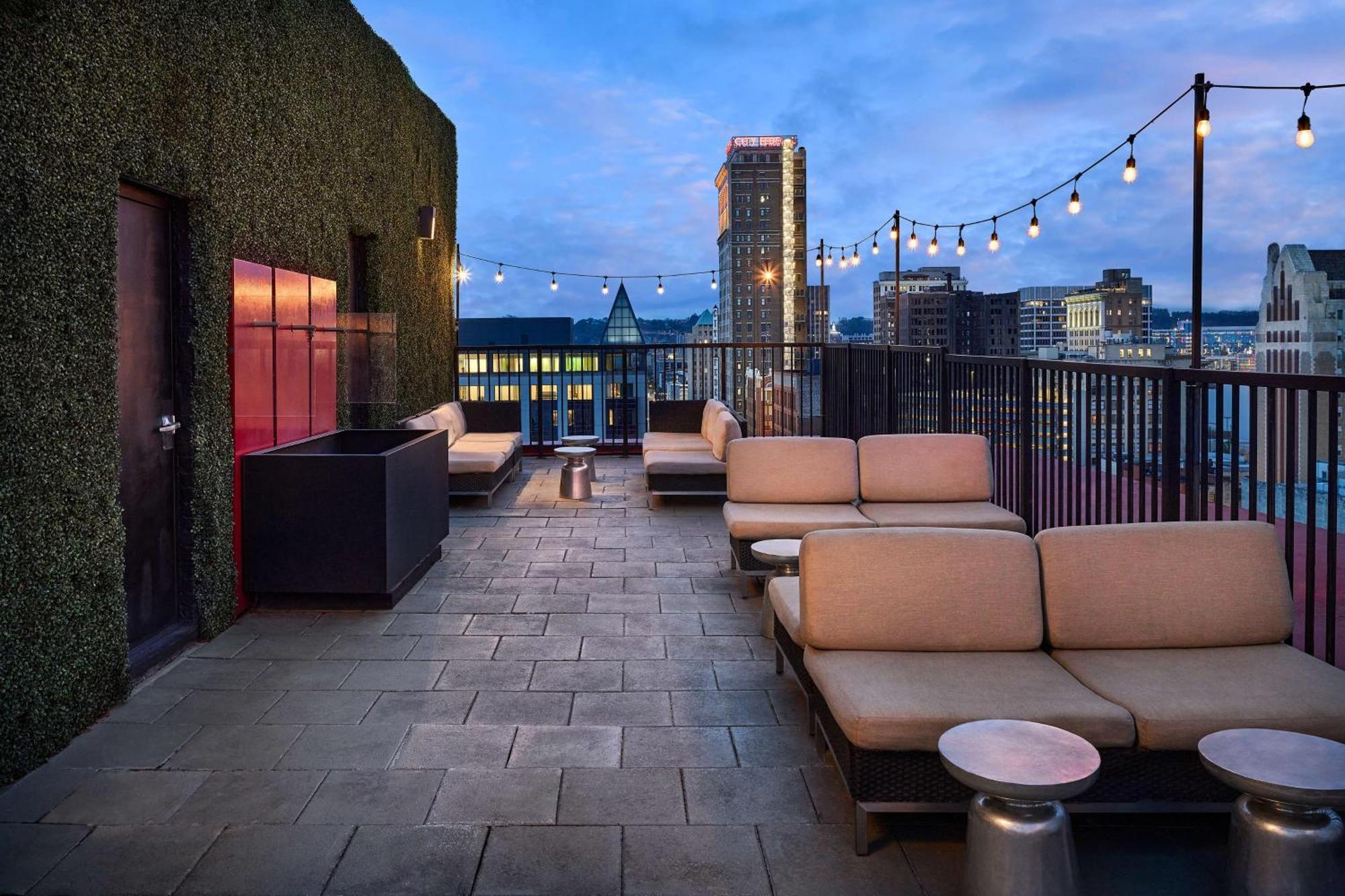 Redmont Hotel Birmingham - Curio Collection By Hilton Exterior photo
