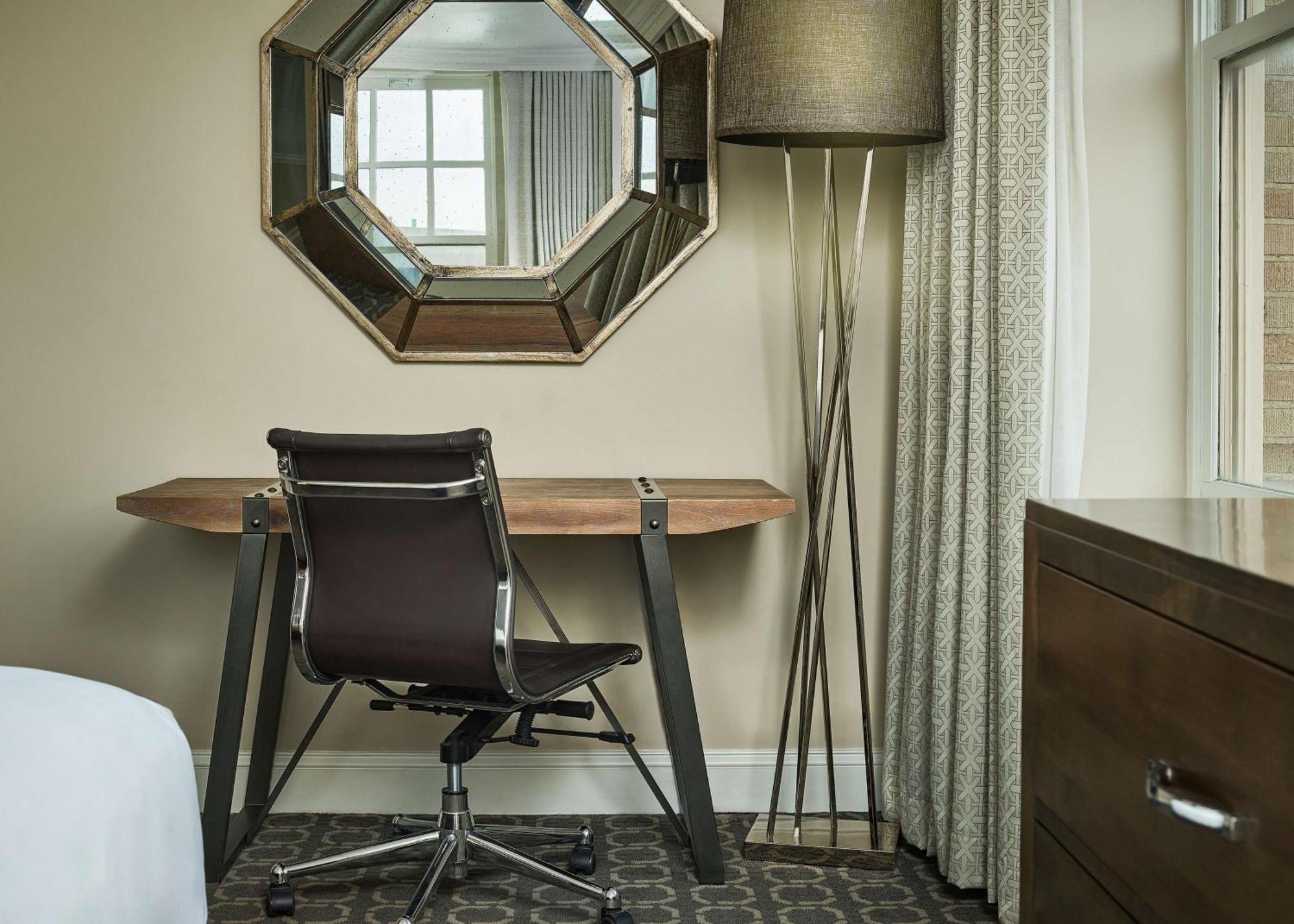 Redmont Hotel Birmingham - Curio Collection By Hilton Exterior photo
