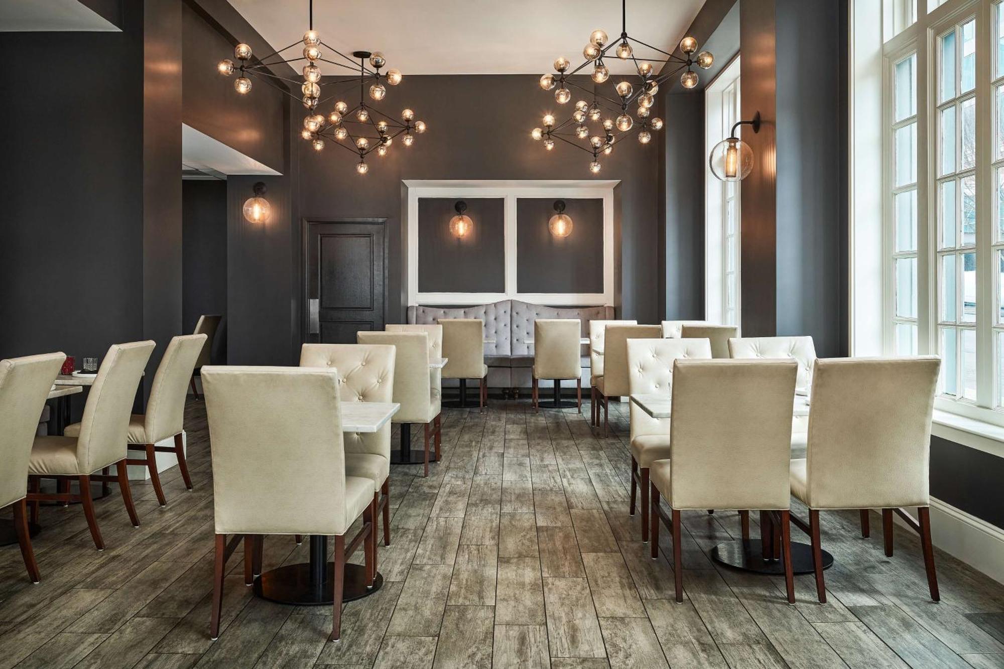 Redmont Hotel Birmingham - Curio Collection By Hilton Exterior photo